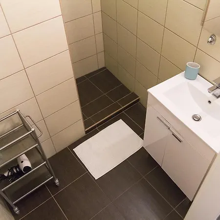 Apartment Bright 2br&ac At Astoria Budapest